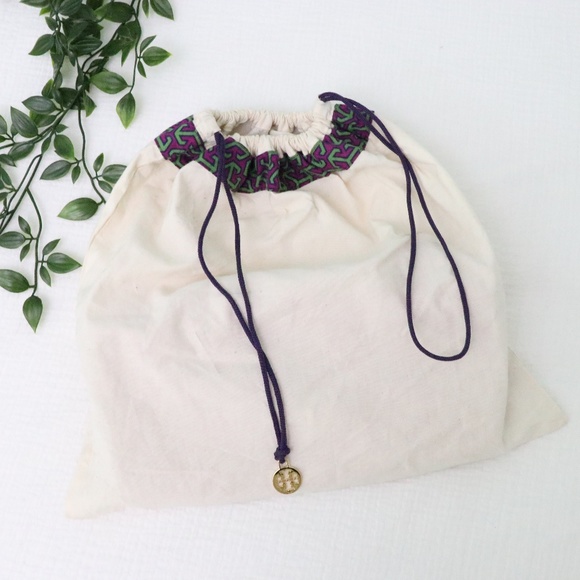 Tory Burch Red Clutch with Gold Details - Picture 8 of 12